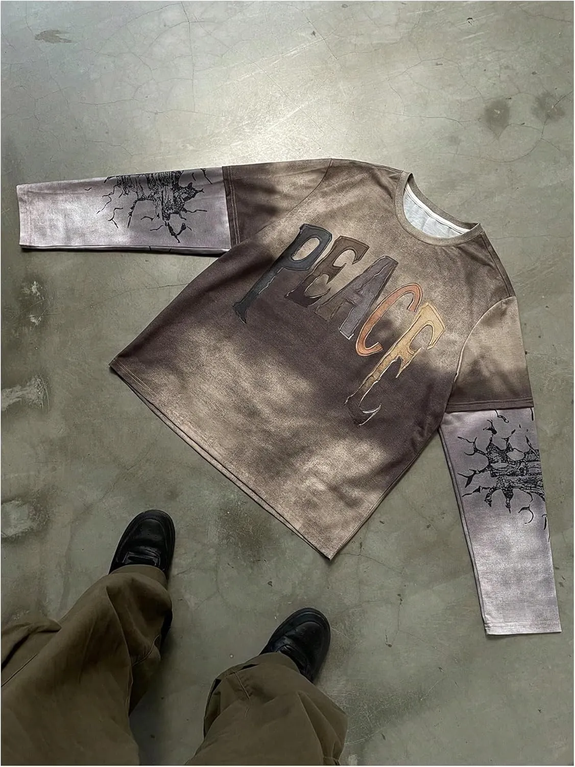 GORGLITTER Men's Y2k Letter Graphic Shirt Color Block Oversized Long Sleeve Crewneck 2 in 1 Tee Tops